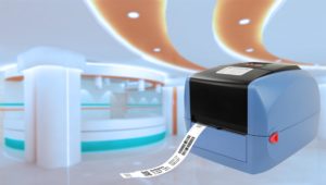 Armband-Drucker in der Patienten-Aufnahme von Krankenhaus und Klinik