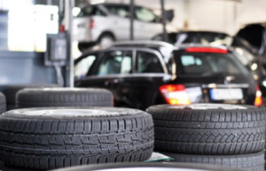 Autoreifen-Etiketten in der Werkstatt selbst drucken