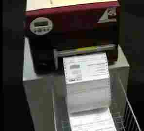 Avery / NOVEXX 64-08 Etikettendrucker mit 300 dpi, Dot-Check, Foliensparfunktion