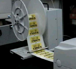 Externe Aufwickler vor den Etikettendruckern