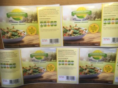farbige Ausgabe von Fertigsalat-Etiketten in matt und auf Glossy-Material