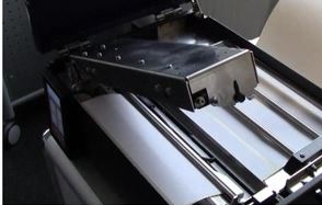 AS400-Thermodirekt-Drucker bedrucken Papiere in unterschiedlichen Gewichtsstufen