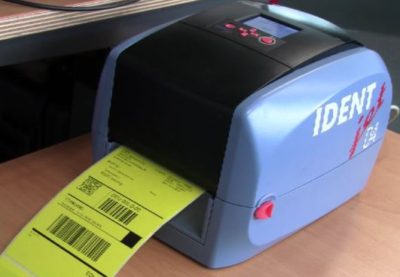 UPS-Versandaufkleber mit IDENTjet D4 gedruckt